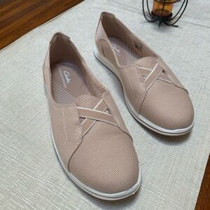 Clarks Women's Tan Casual Slip-Ons